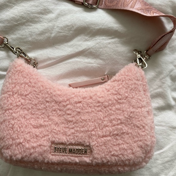 Pink fluffy purse - Picture 3 of 5